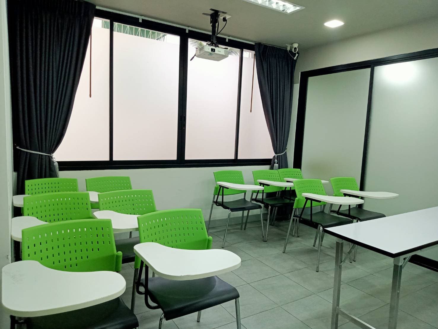 ห้องเรียนพิเศษ F03 gallery view 1
