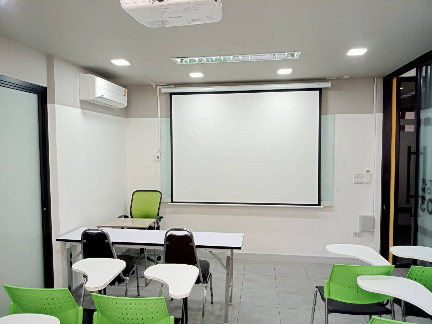ห้องเรียนพิเศษ F03 gallery view 4