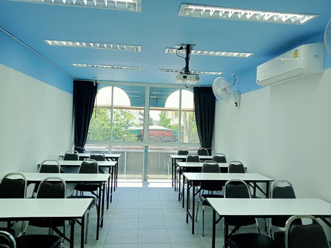ห้องเรียนพิเศษ F04
